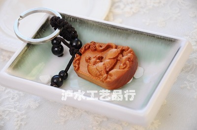 生肖兔檀香木雕钥匙扣 小巧精致，承载文化意蕴
